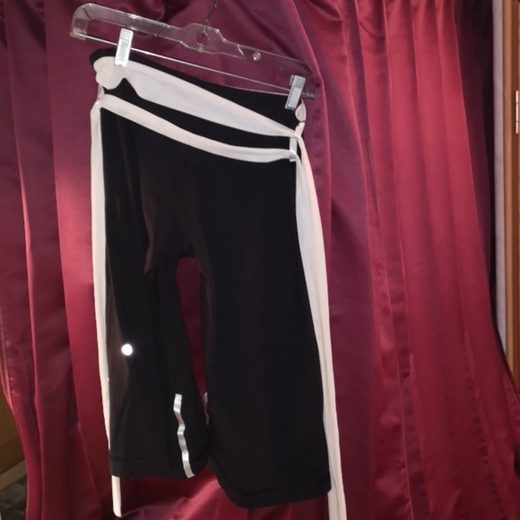 Lululemon Yoga Pants - Picture 4 of 4